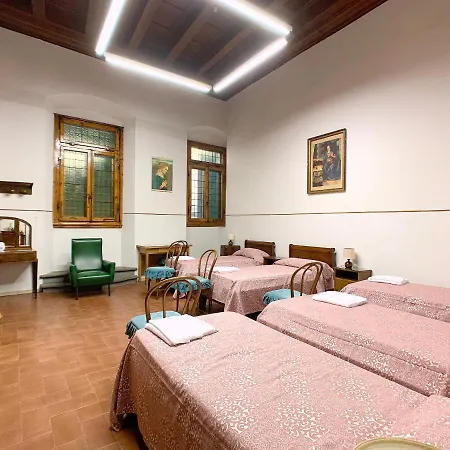 Casa Per Ferie Suore Oblate Dell'assunzione ベッド・アンド・ブレックファスト フィレンツェ