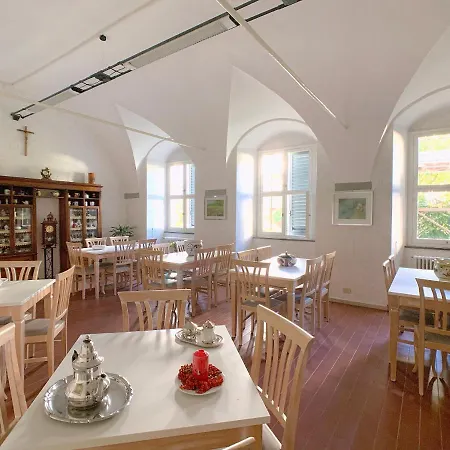 ベッド・アンド・ブレックファスト Casa Per Ferie Suore Oblate Dell'assunzione *