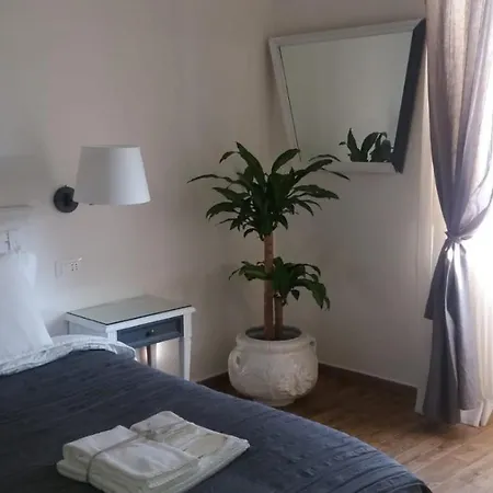Bed & Breakfast In San Frediano *