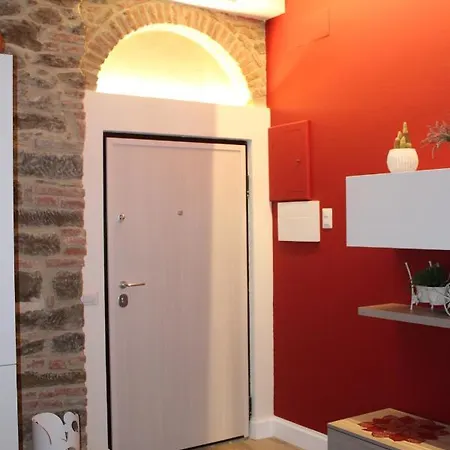 Leopolda Apartment *