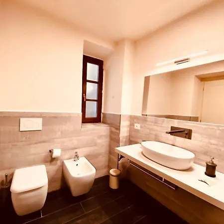 Santa Croce Apartment