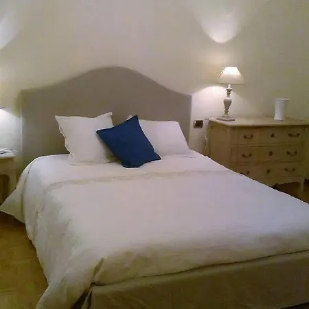 Charming Family With Private Garage Apartment