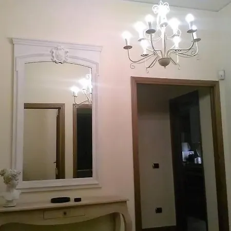 Charming Family With Private Garage Apartment Florence