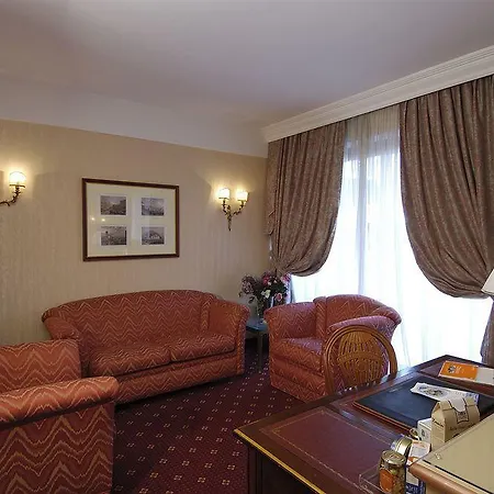 Nh Отель