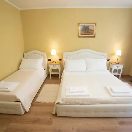 Valia Pitti 3 *
