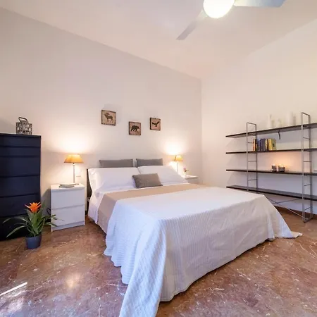 Apartment Cozy Roman With Parking