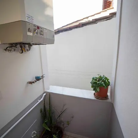Valia Pitti 3 Apartment