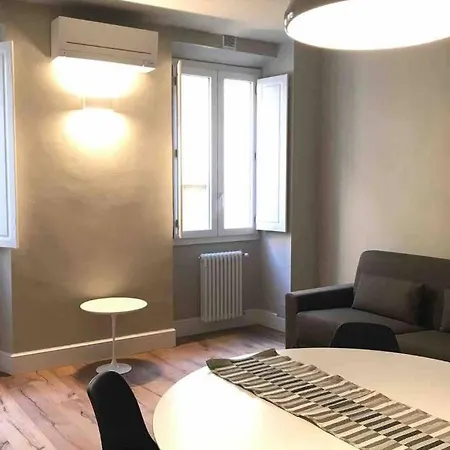 Santa Croce's 2 Apartment