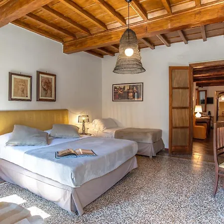 Mdr Gia Via Larga Bed and breakfast 3*