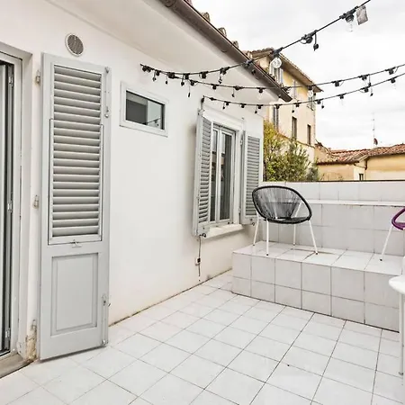 Bright House With Terrace In Santa Croce Apartment