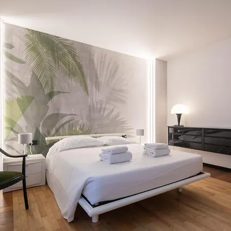 Apartment Ponte Rosso Modern Florence