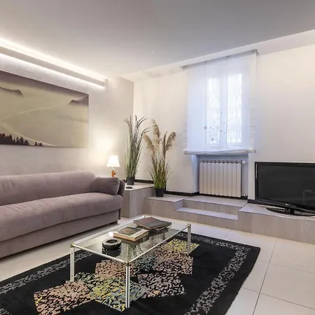 Ponte Rosso Modern Apartment *