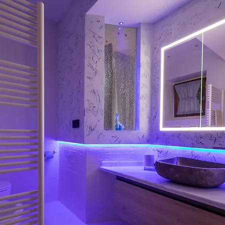 Ponte Rosso Modern Apartment *