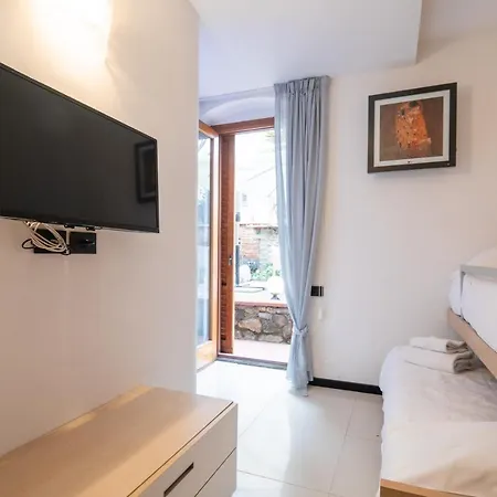 Ponte Rosso Modern Apartment *
