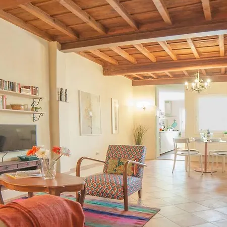 Apartment Cozy Macci Flat 4 People Near Santa Croce Square