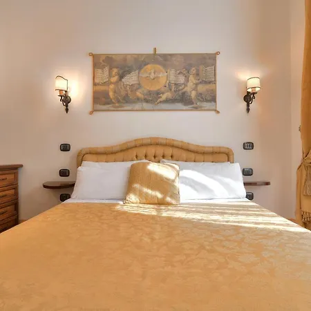 Apartahotel First Of 3*