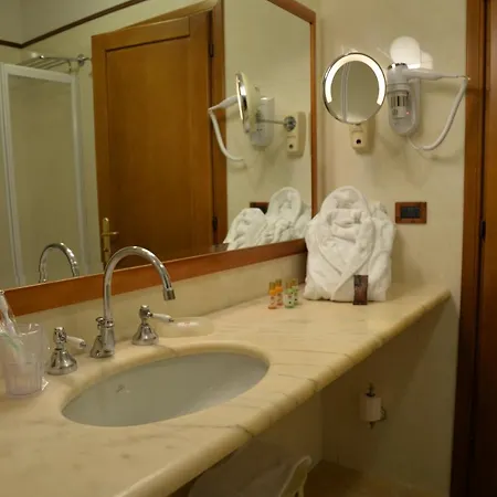 Strozzi Palace Hotel 4*