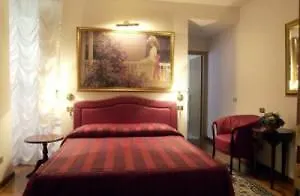 One World Apartments Hotel
