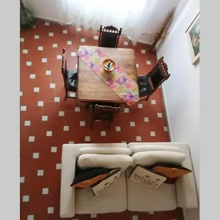 Santa Maria Novella Station Florentine Apartment