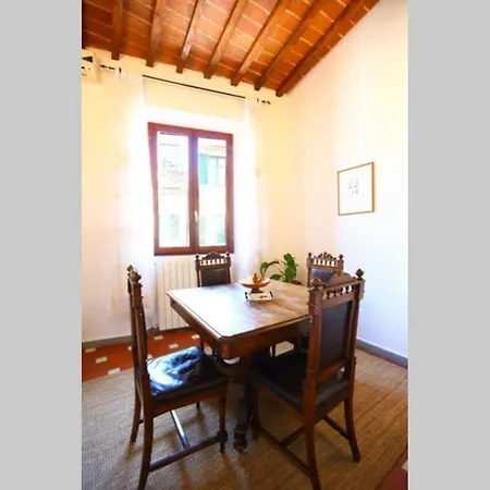 Santa Maria Novella Station Florentine Apartment *
