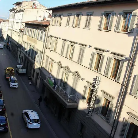 Santa Maria Novella Station Florentine Apartment