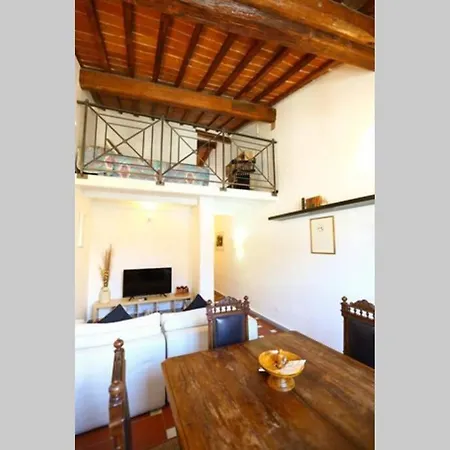 Santa Maria Novella Station Florentine Apartment