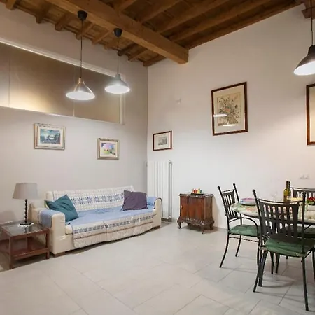 Apartment Lg House With Balcony Near Ponte Vecchio Florence
