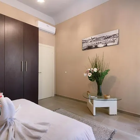 Apartment Pinzochere Artistic For Family *