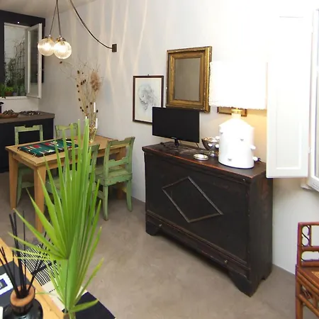 Apartment Centro Citta Quartiere Oltrarno Con Una Camera Da Letto Florence