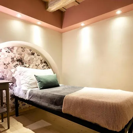 Apartment New Opening Special,historic Center,private Patio Florence