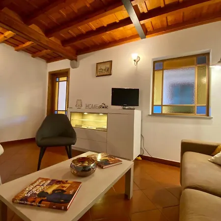 Apartmán Cozy 4th And Top Floor