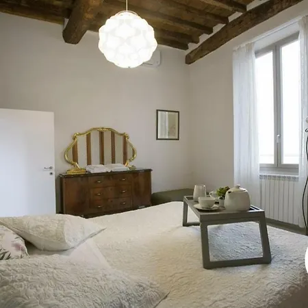 Apartment Lg House With Balcony Near Ponte Vecchio *