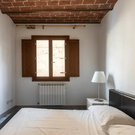 Presto Apartment Santo Spirito Oltrarno Florence Florencia