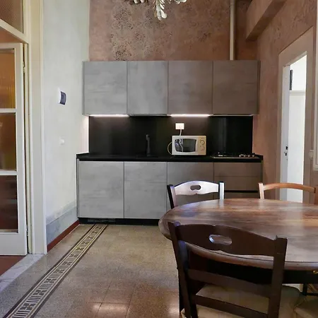 Oriuolo Apartment *