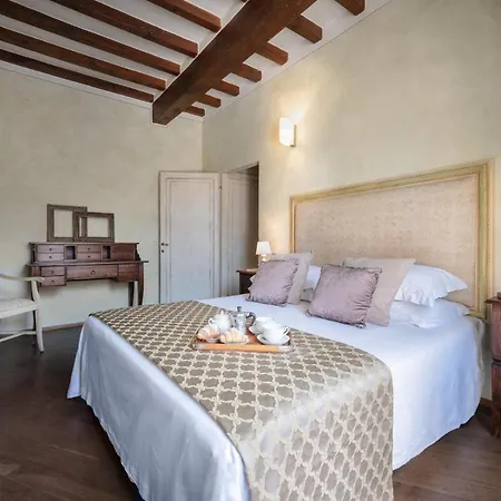 Chiara Five Senses Apartment *