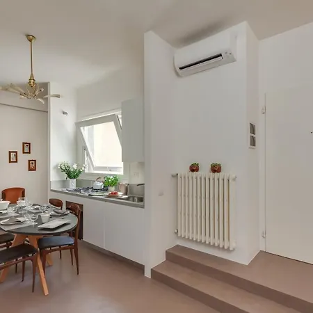 Santa Maria Balcony Apartment *