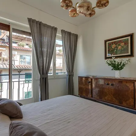 Santa Maria Balcony Apartment *