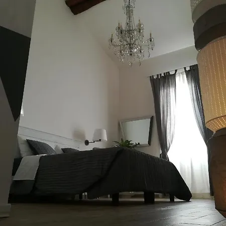 Bed & Breakfast In San Frediano *