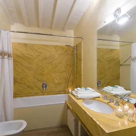 Bed & Breakfast D'epoca In Palace 2*