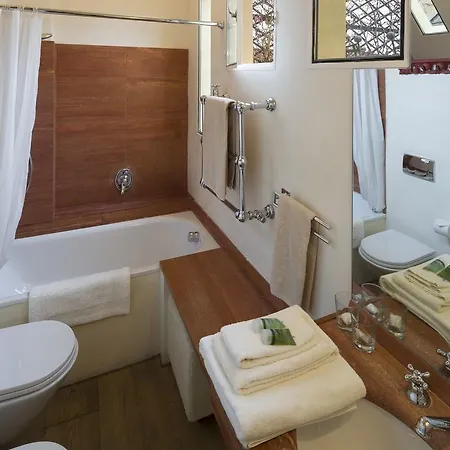 Bed & Breakfast D'epoca In Palace Firenze