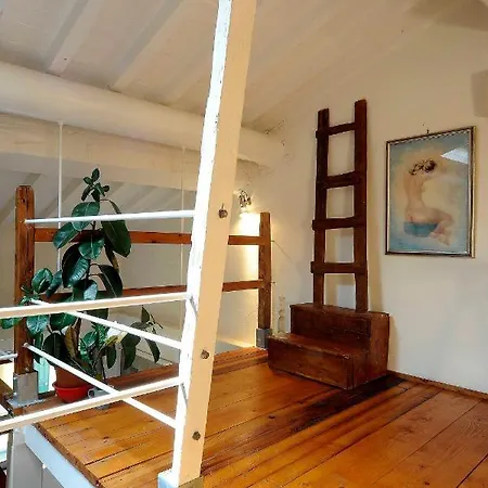 La Casa Dei Legni Parlanti Apartment *