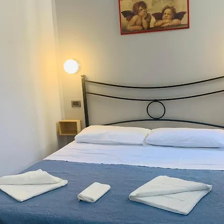 Hotel Piccolo Con Access Ztl !!! Nel Centro Storico Di !!! 2*