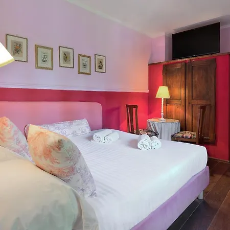 Ape Rosa Relais 2*
