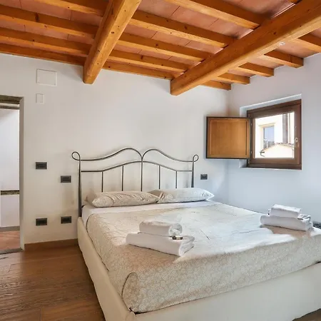 Uffizi I In Florence-hosted By Sweetstay Apartment