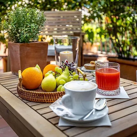 Ungherese Small Luxury 3*