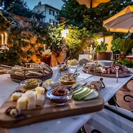 Ungherese Small Luxury 3*