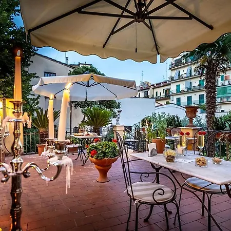 Hotel Ungherese Small Luxury Firenze
