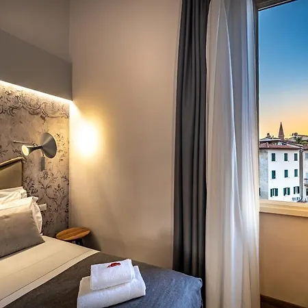 Palazzo Dei Conti Residenza D'epoca Florence