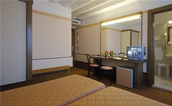 Nuovo Palazzo Di Giustizia Hotel Florencia