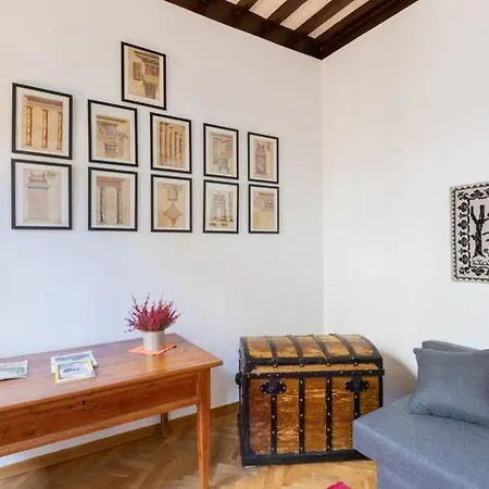 Il Vecchio Baule - Santa Maria Novella Apartment *